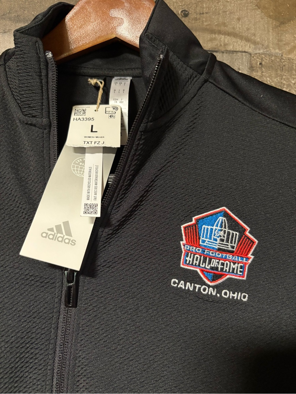 NWT adidas LadiesZip-up Black Jacket with Pro Football Hall of Fame Patch Large